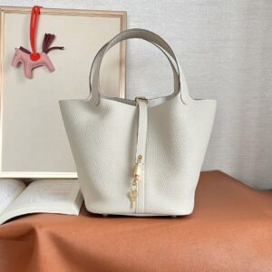 Hermès Picotin Lock 18 Craie in Clemence Leather