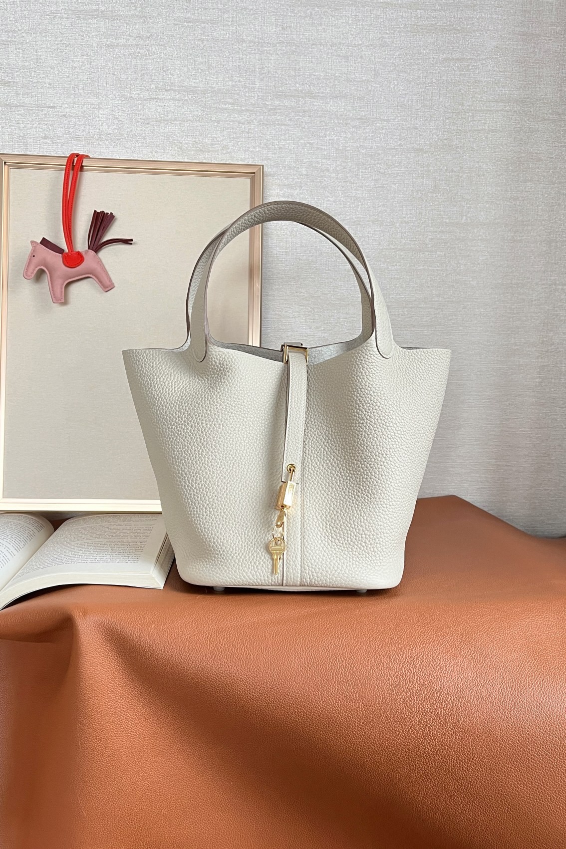 Hermès Picotin Lock 18 Craie in Clemence Leather