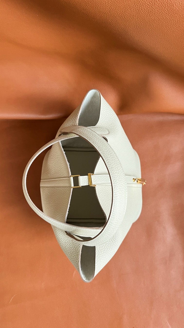 Hermès Picotin Lock 18 Craie in Clemence Leather