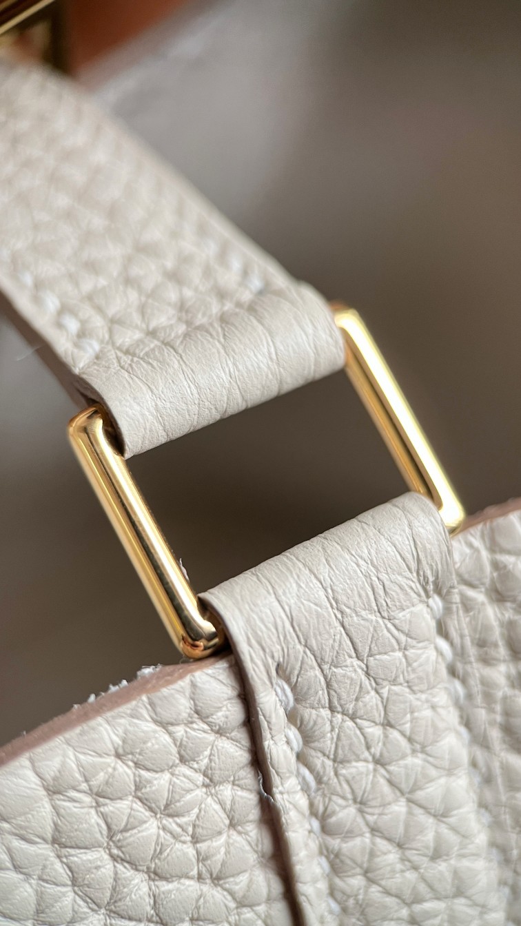 Hermès Picotin Lock 18 Craie in Clemence Leather