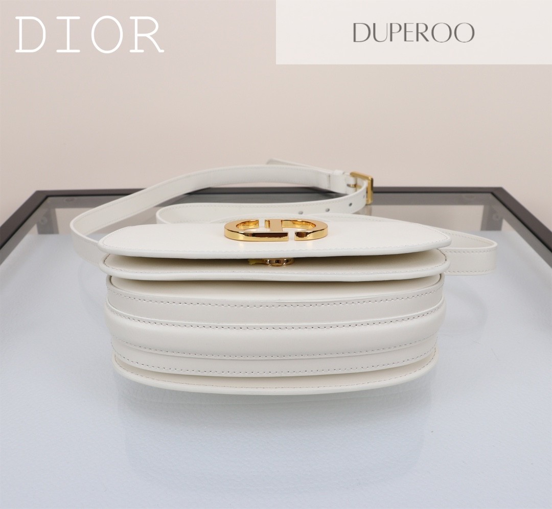 Dior 30 White Montaigne Avenue Bag